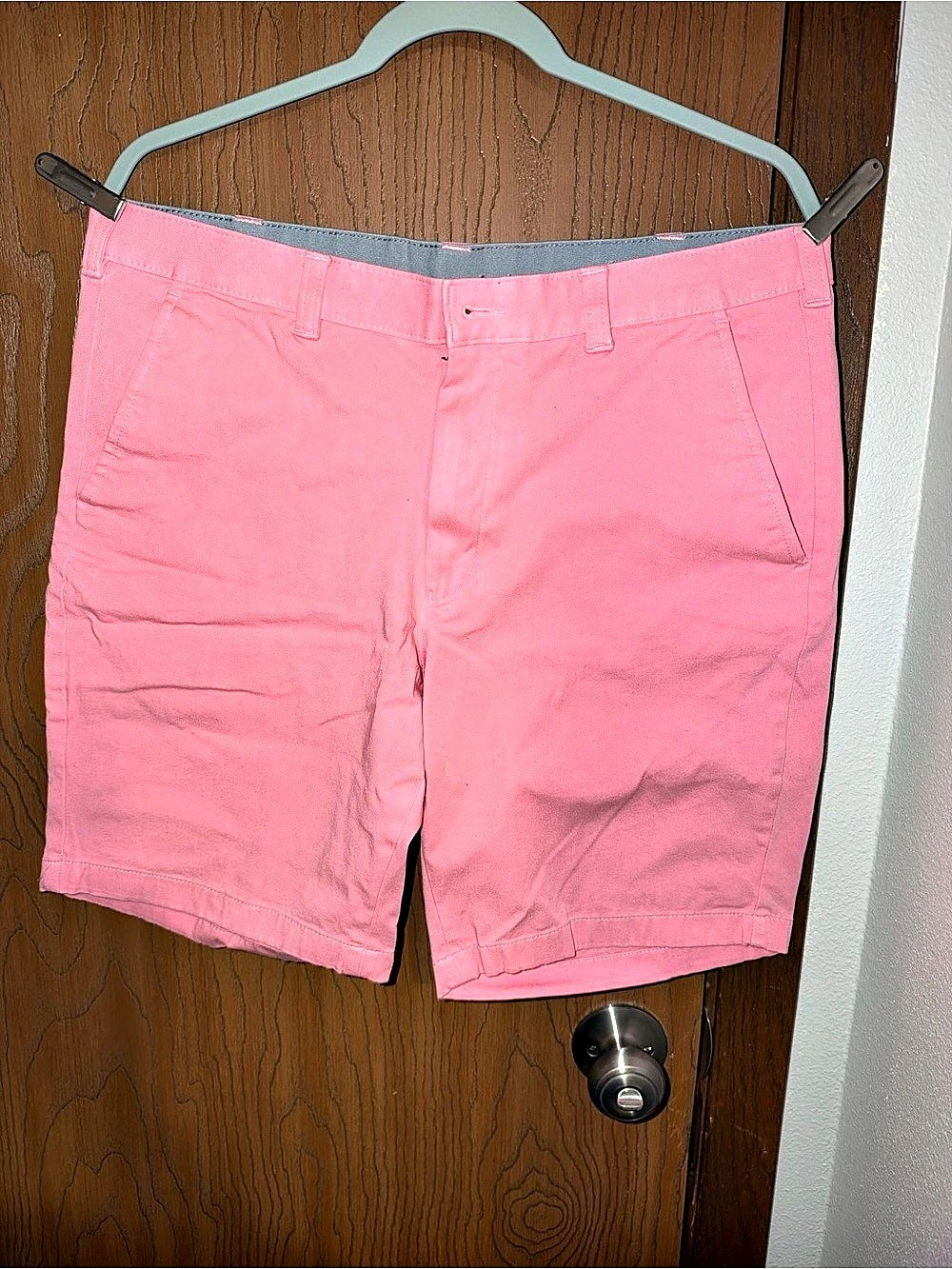 Club Room Flat Front Shorts in Pink Waist 32W